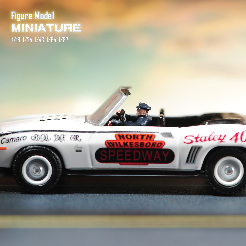 1/18 1/24 1/64 1/87 Miniatures Male Outfit Driver Policeman Scene Figure For Car