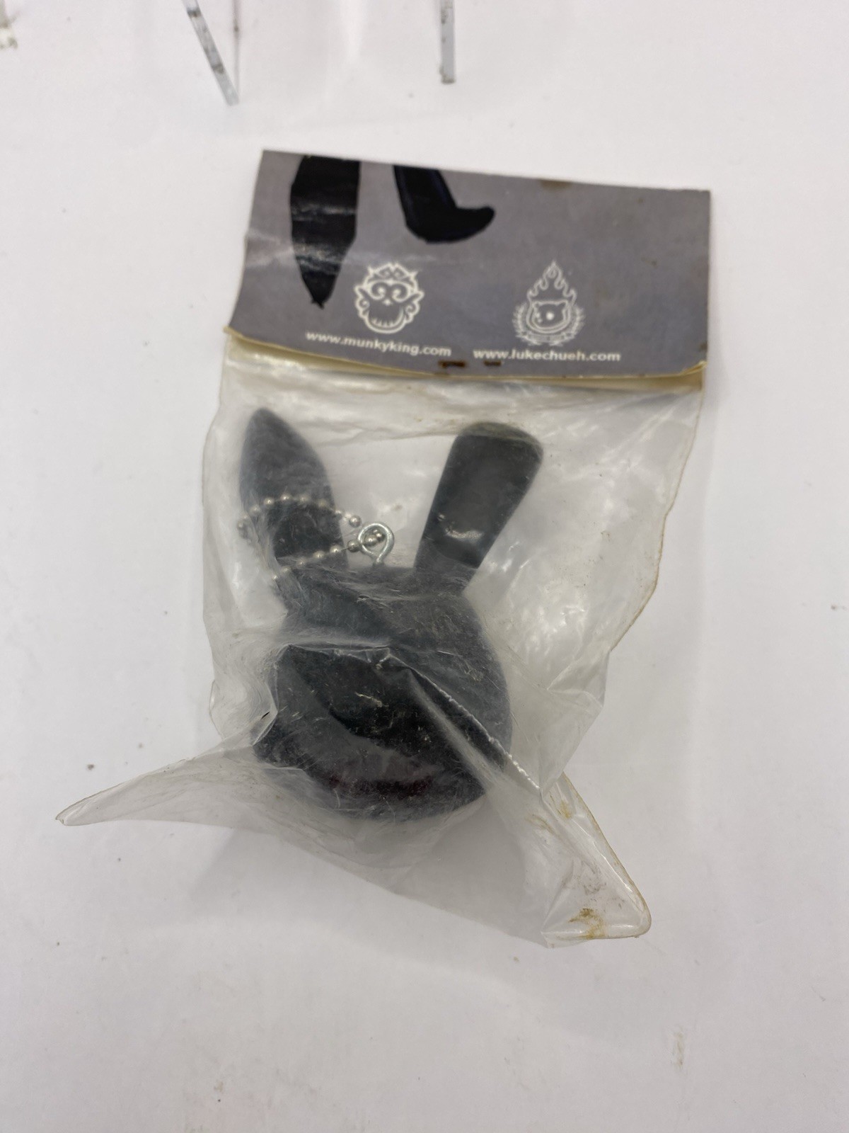 Luke Chueh *SiGnEd* Everyone Needs A Little Head Key Chain Sealed Unopened Black