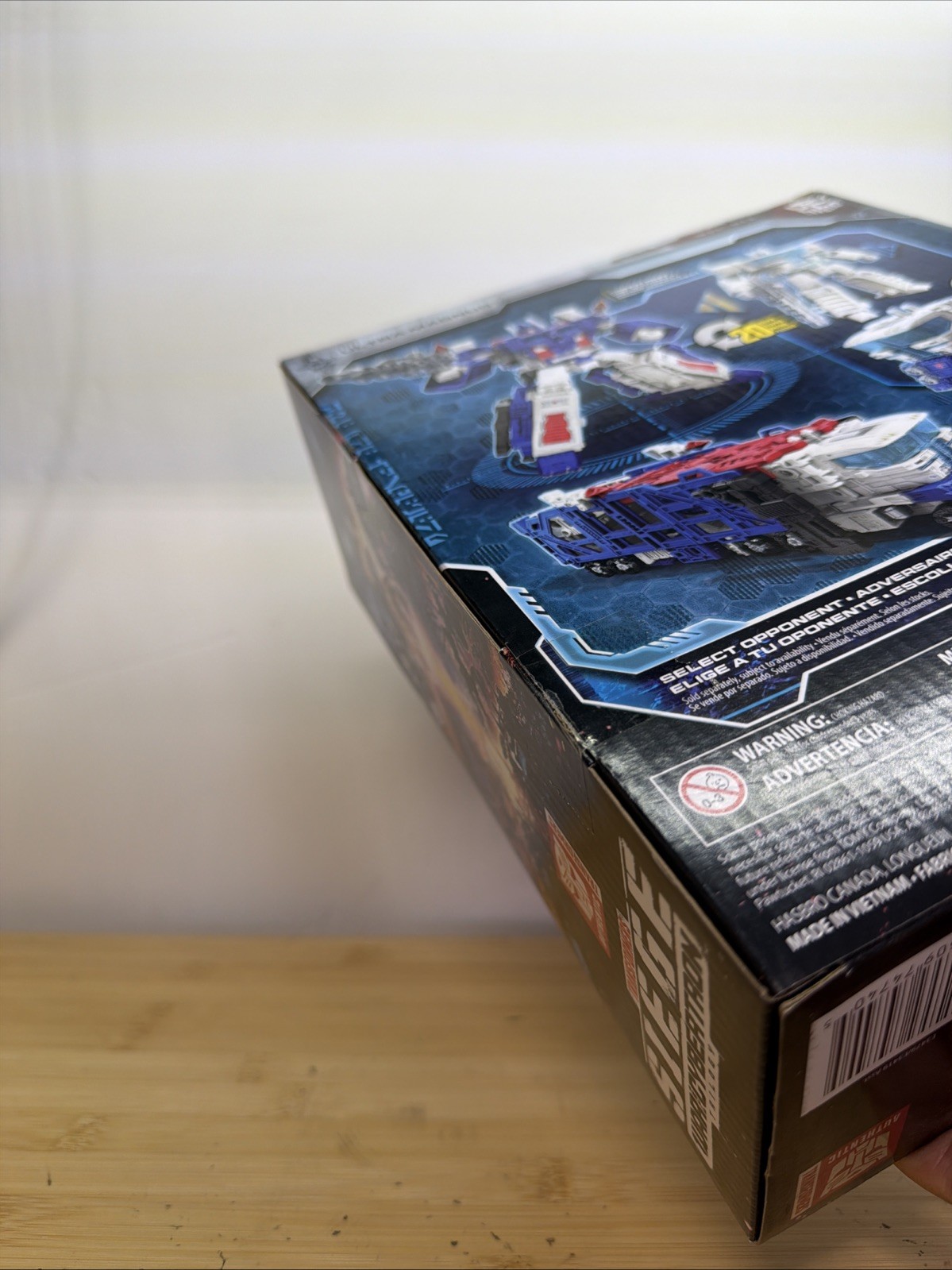 Transformers Generations War for Cybertron: Siege Leader Class Ultra Magnus