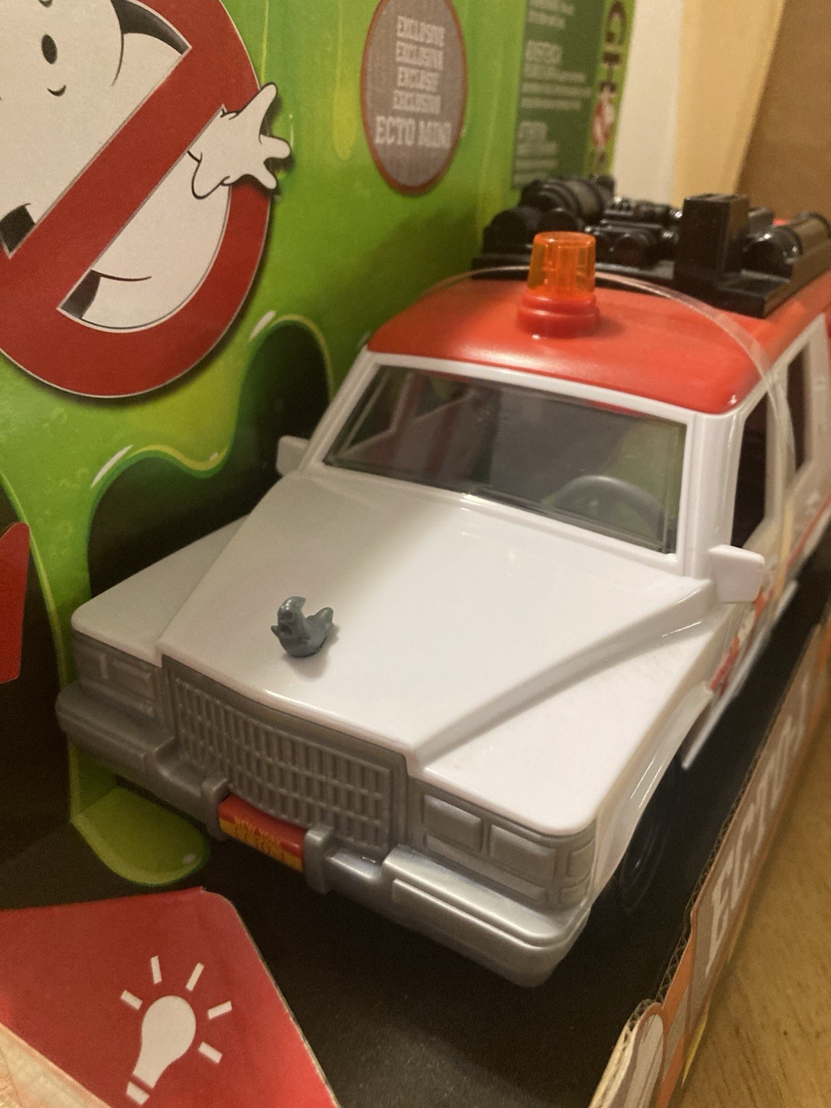 Ghostbusters Ecto-1 Mini ,W/Light Up Glow In The Dark Slimer -Light works -2016