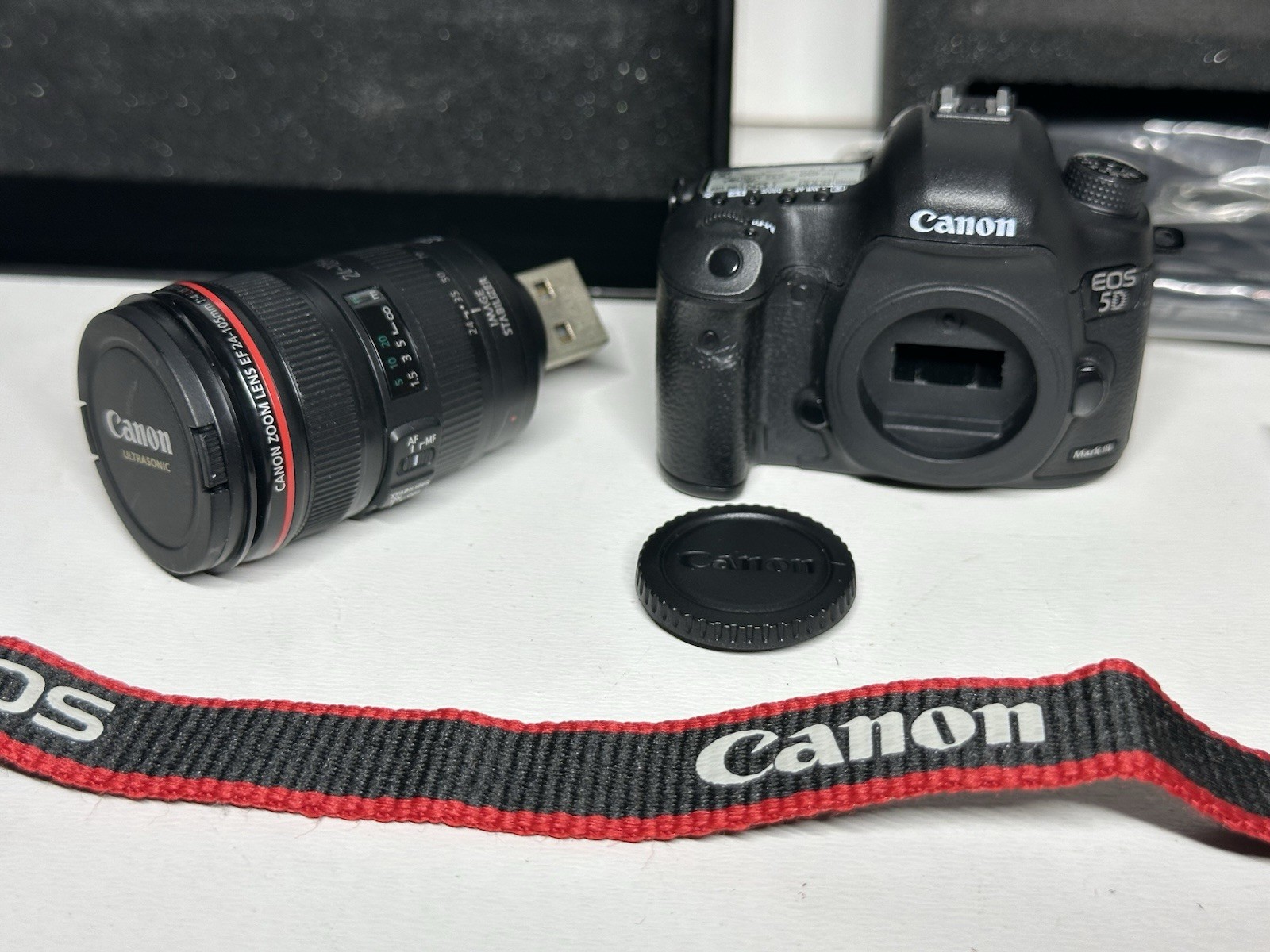 Canon Miniature Camera EOS 5D Mark III EF24-105mm F4L IS USM 8GB USB Flash Drive