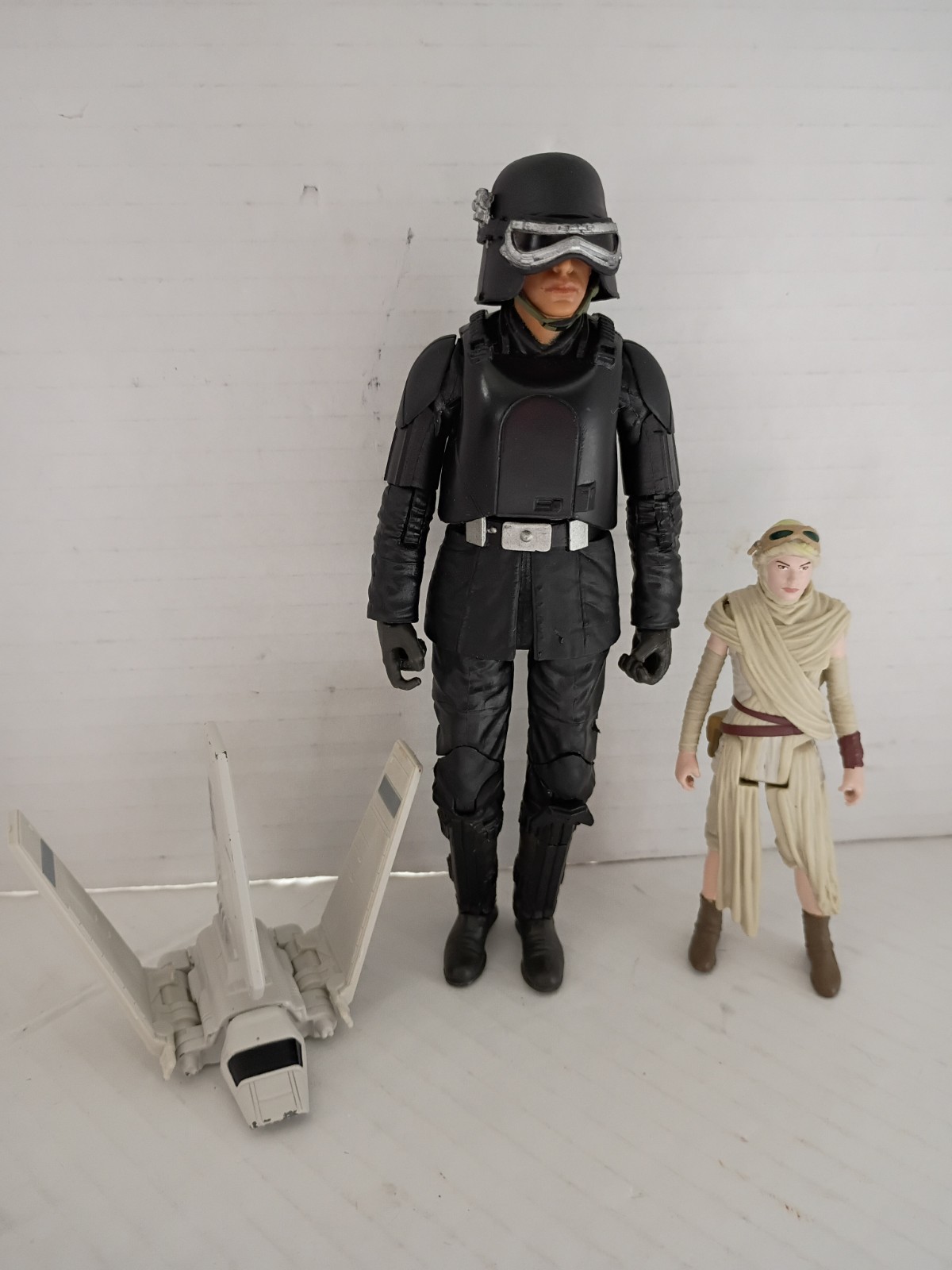 Star Wars Imperial Officer Shuttle Rey 6 & 4 inch action figures loose Hasbro