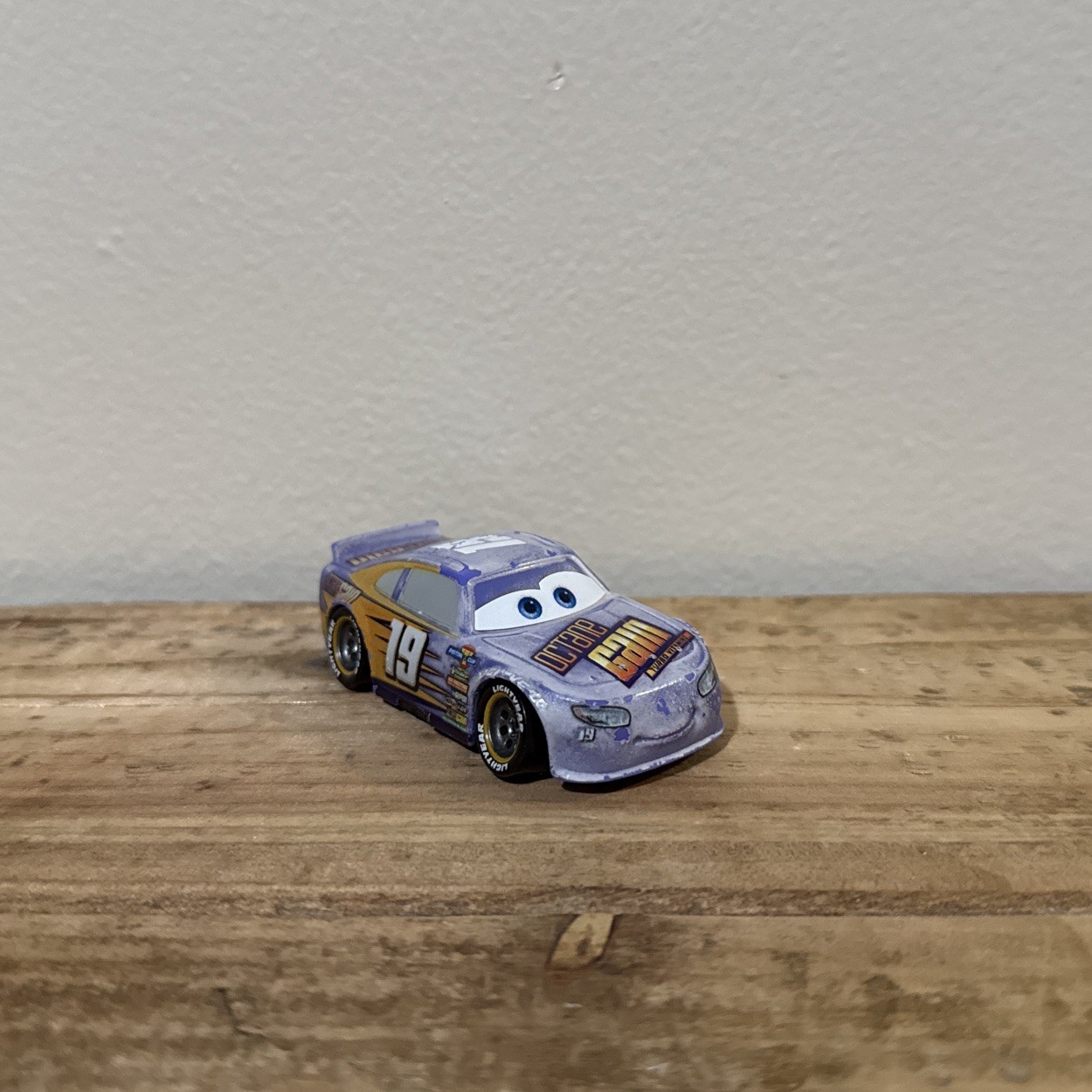 Mattel Disney Pixar Cars Color Changers Bobby Swift #19 Octane Gain 2019