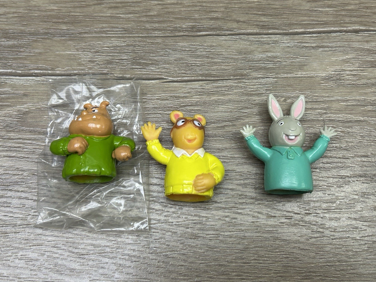 Vintage 2000 Arthur & Friends Marc Brown PVC Figure Toy Finger Topper Lot