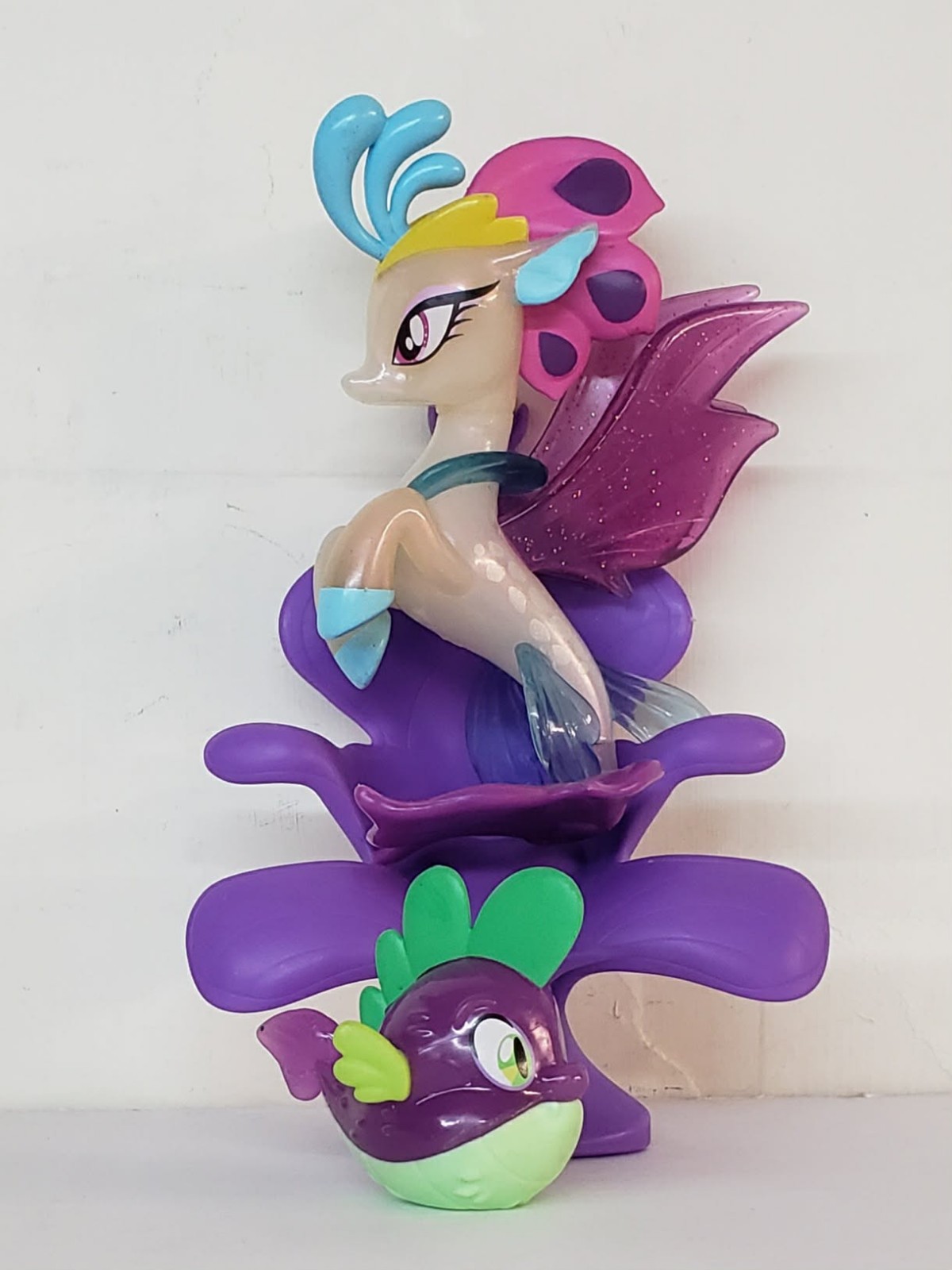 My Little Pony QUEEN NOVO & SPIKE Pufferfish Seaquestria Purple Throne