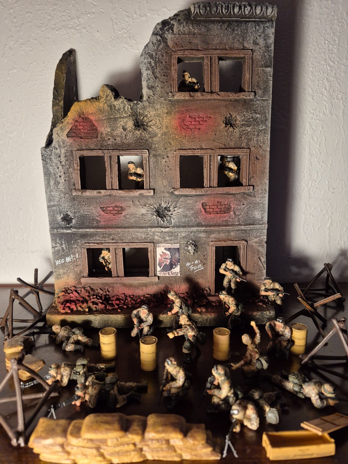 Diorama Pro Built 1/32 Military Diorama with FORCES OF VALOR UNIMAX Soldiers