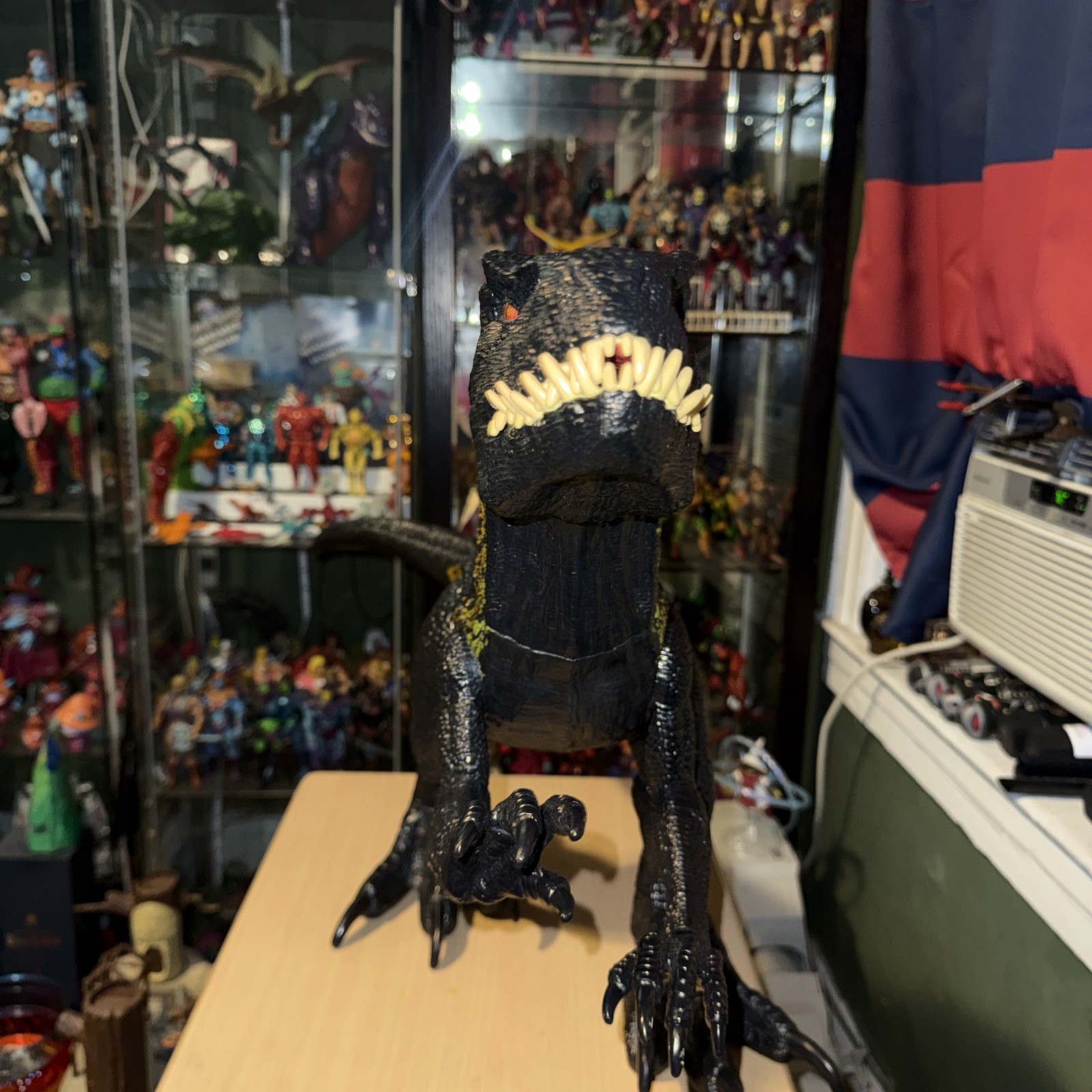 Large Jurassic World Super Colossal Indoraptor Action Figure Mattel 39” Dinosaur