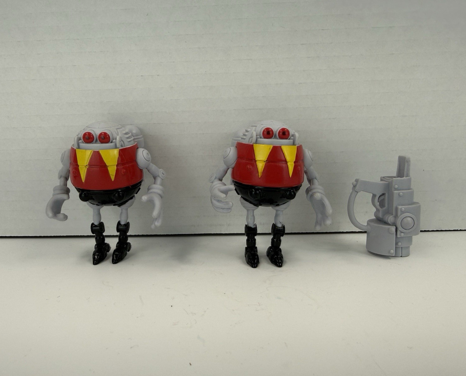 Jazwares Sonic Egg Robos 3” Figures + 1 Accessory!