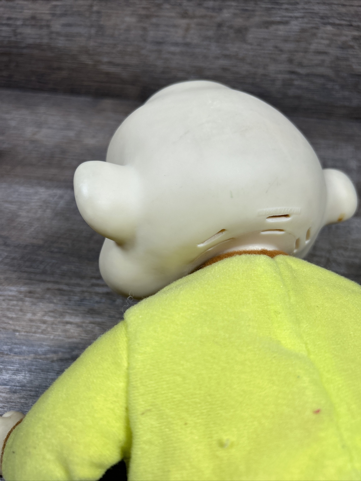 Vintage 1998 Mattel Rugrats Crying Dil Pickles Green Pajamas Plush Plastic Doll