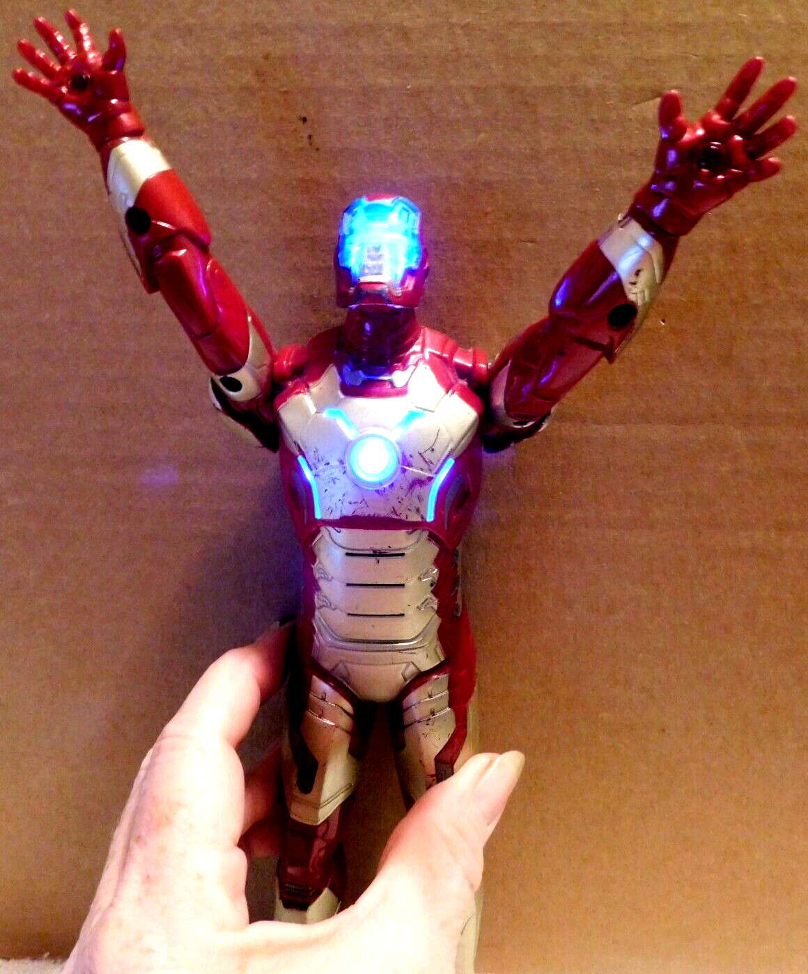 Hasbro~SA TM & C Marvel & Subs 2013 Talks & Lights Up With Batteries Works!