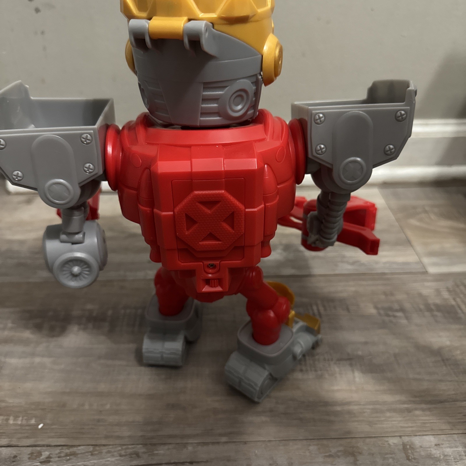 Treasure X Robots Gold Mega Treasure Bot Electronic Figure Moose Toys Working