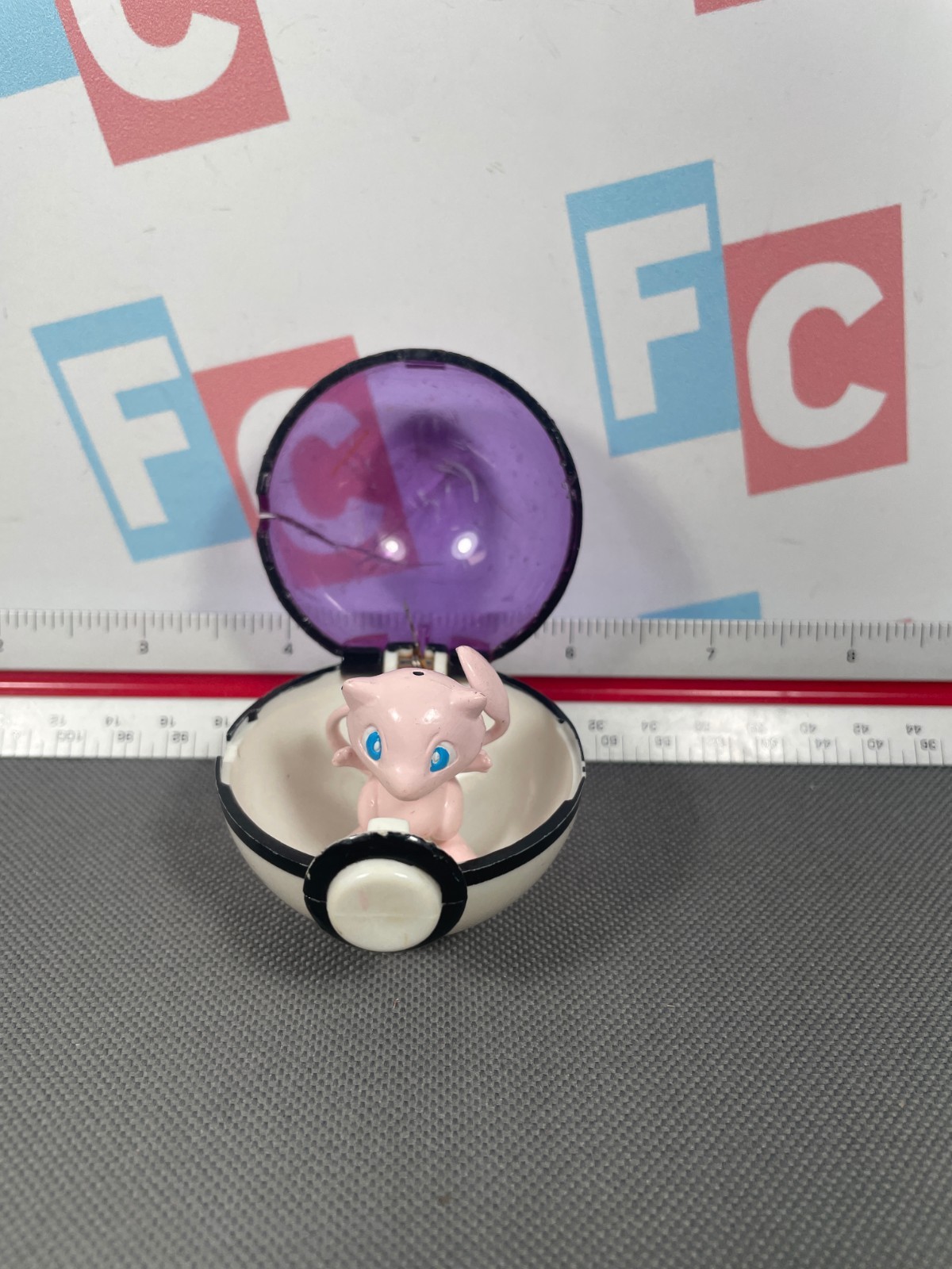 2000 Pokemon Basic Fun Mew Figure & Master Pokeball Retro Vintage RARE