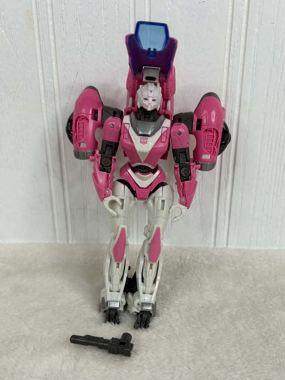 Transformers Studio Series 85 Arcee Deluxe Bumblebee Movie – Missing 1 Blaster