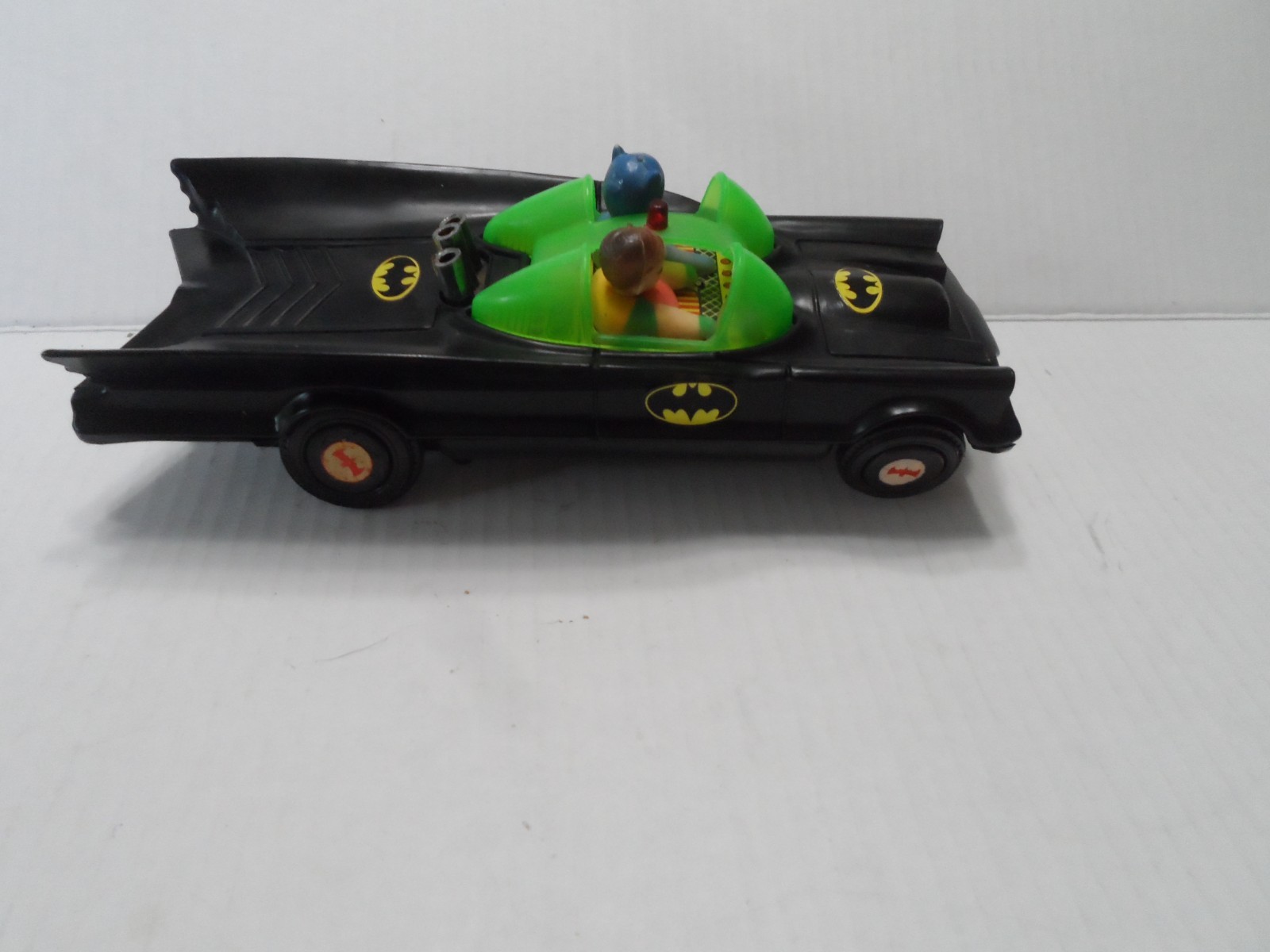 AHI BATMAN BATMOBILE BATTERY OPERATED BATMOBILE BLACK WORKING NICE