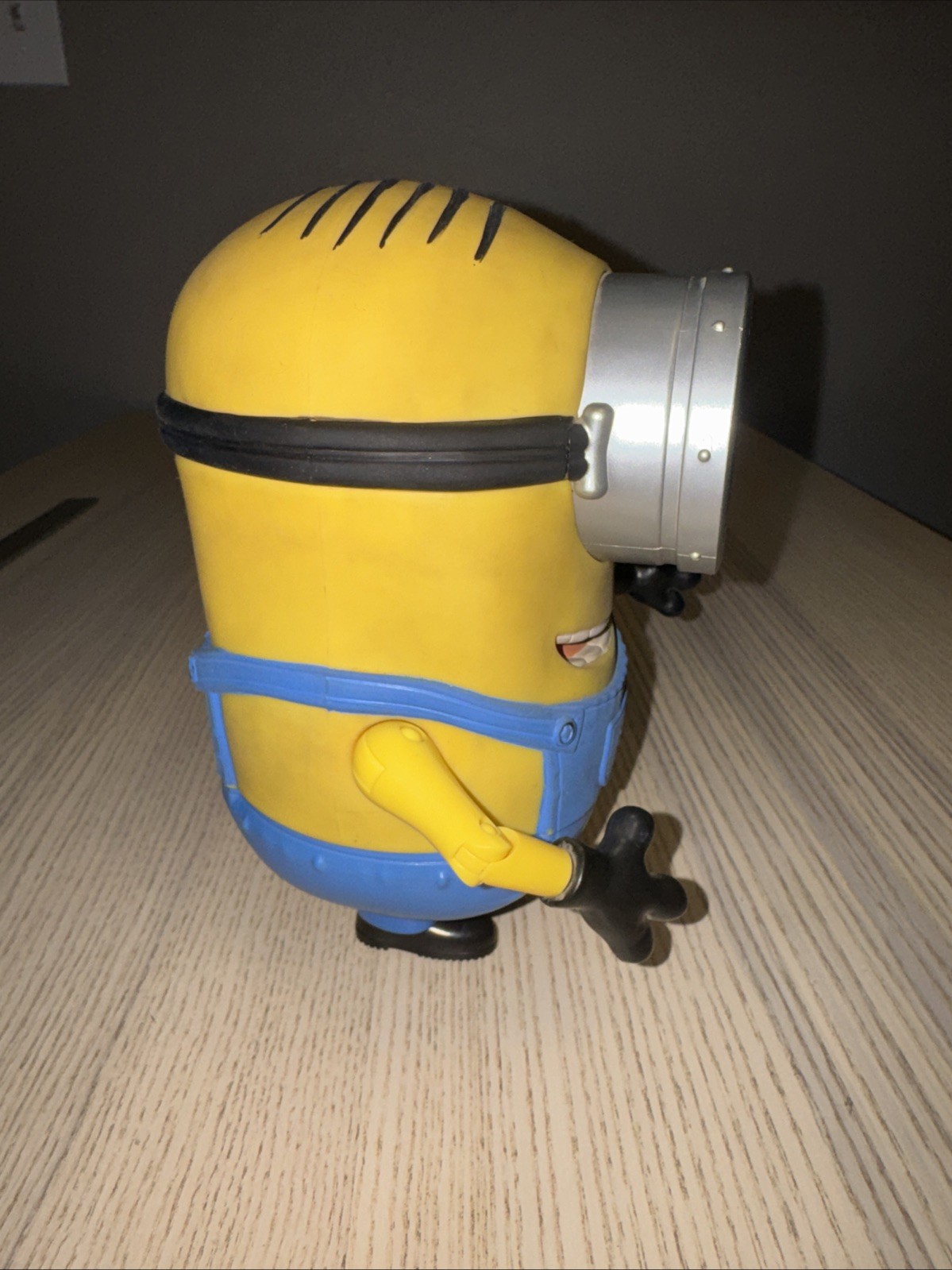 Thinkway Despicable Me Minion Stuart Deluxe Talking 8&Prime; Figure Moving Eye TESTED