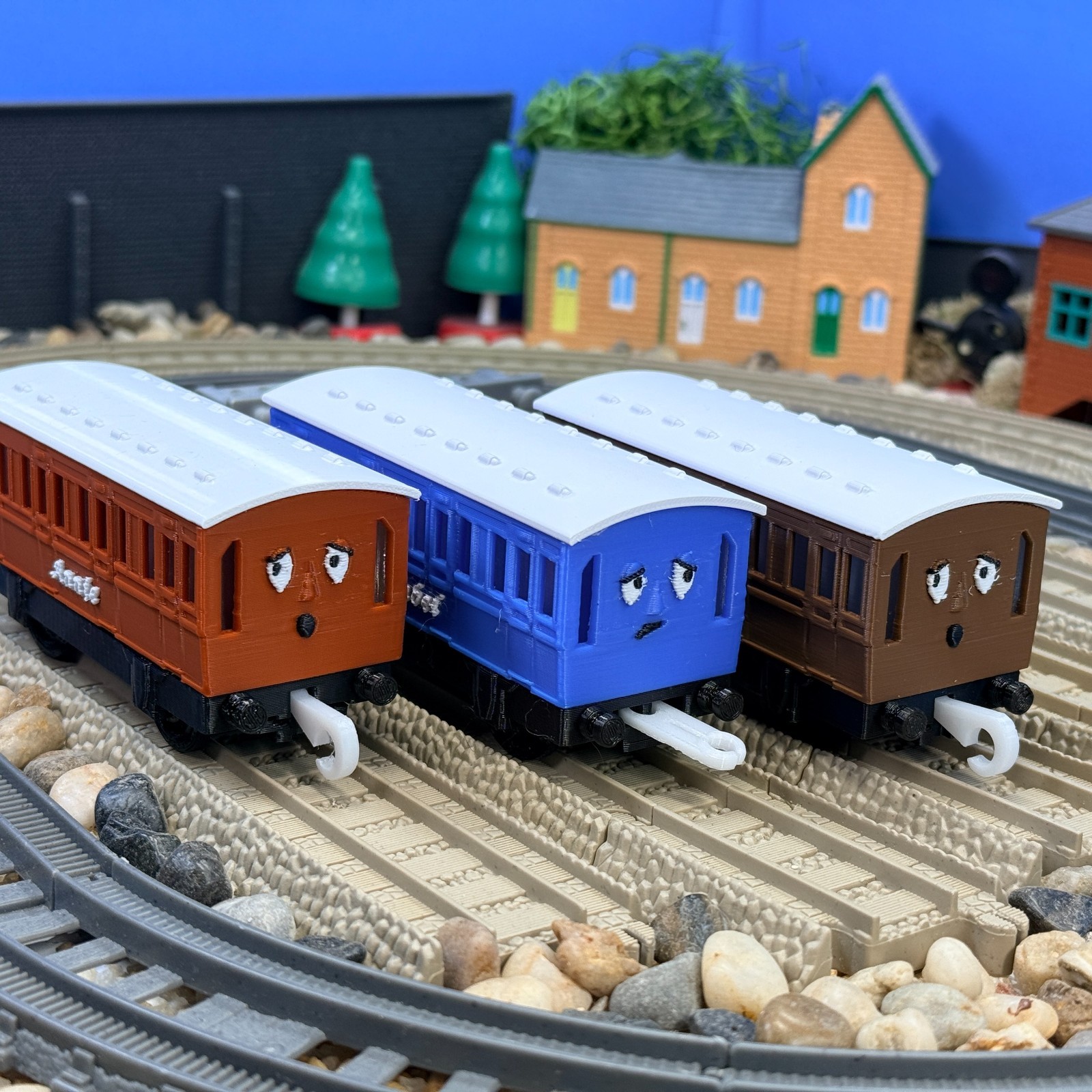 TrackMaster Annie & Clarabel Passenger Coach Custom Made Thomas Train Tracks