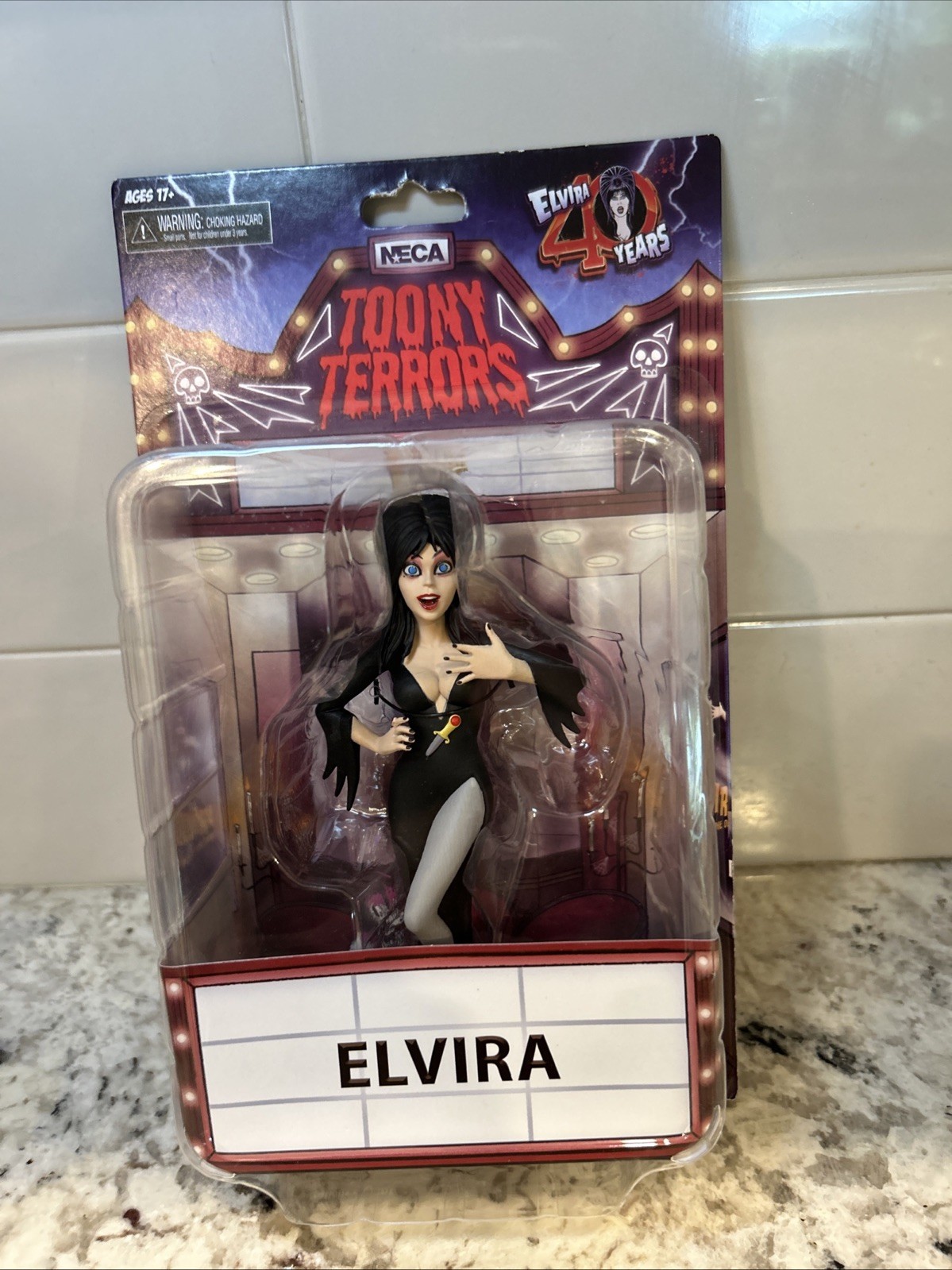 NECA 39734 Action Figure – Black