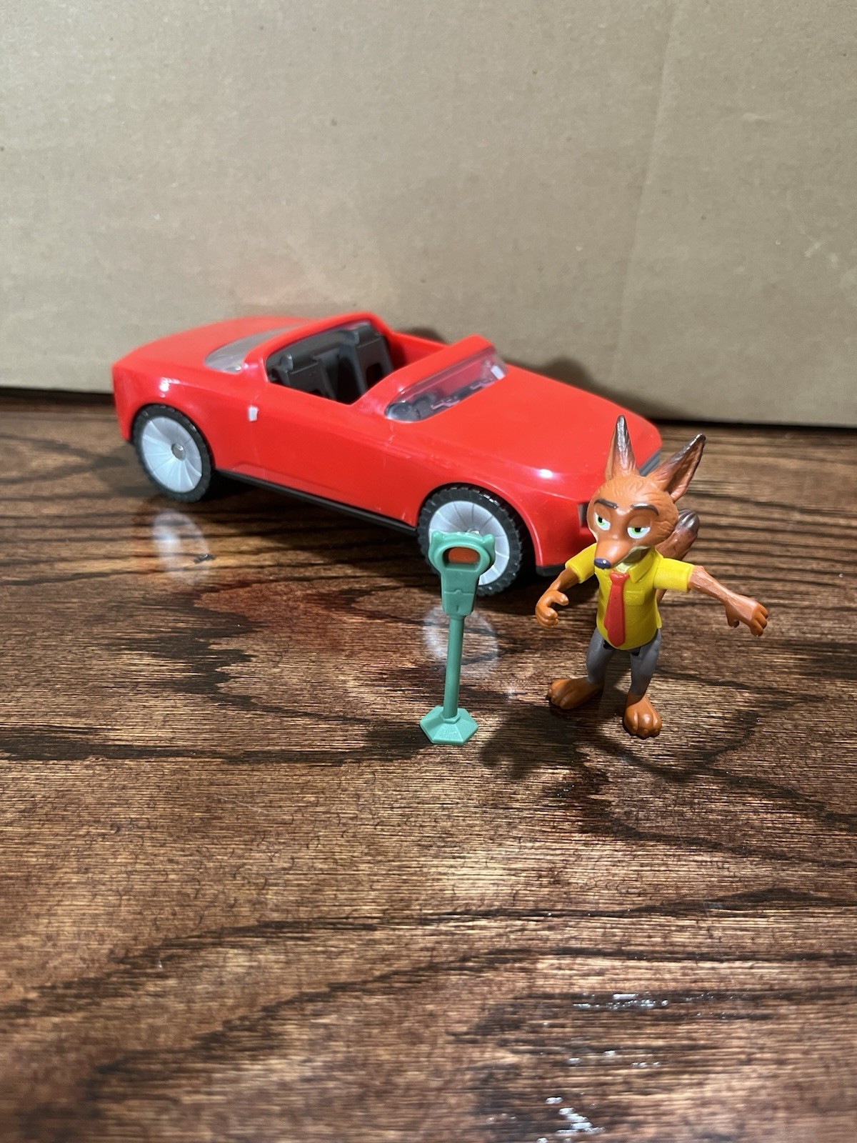 Zootopia 1 – Nick Wilde w/ Convertible car & Parking Meter – COMPLETE