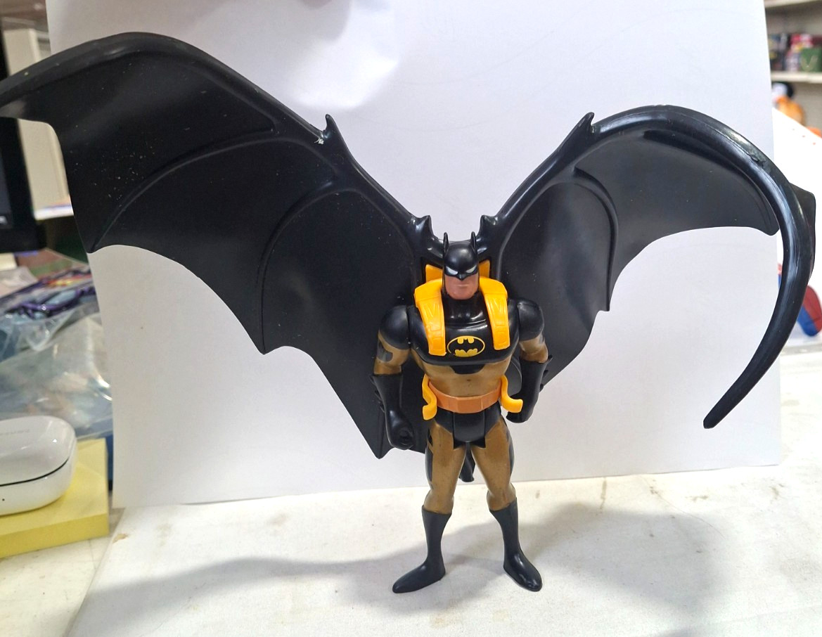 Vintage 1995 Kenner DC Comics Batman Forever Attack Wing Batman Action Figure