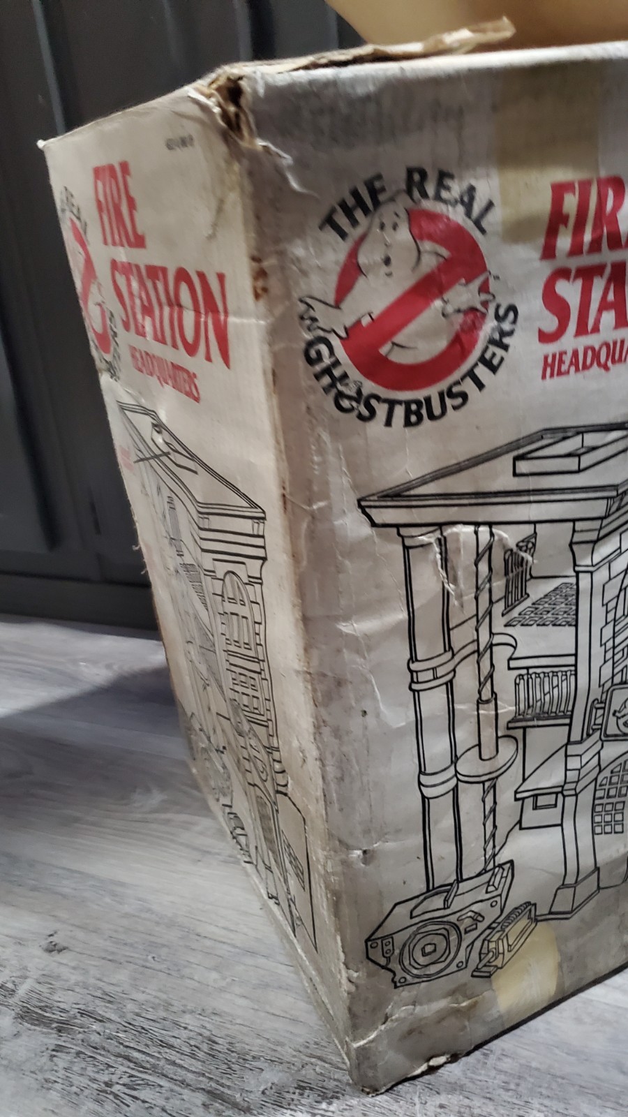 The Ghostbusters Fire Station Headquarters in Box – PLZ READ DESCRIPTION