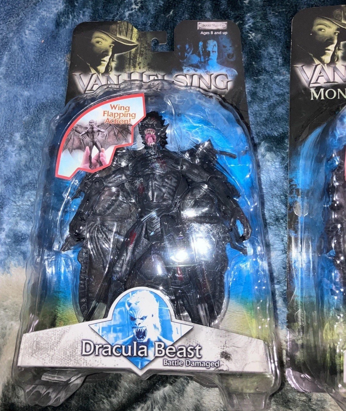 1* Van Helsing Monster Slayer DRACULA BEAST Battle Damaged Figure JAKKS 2004 NEW