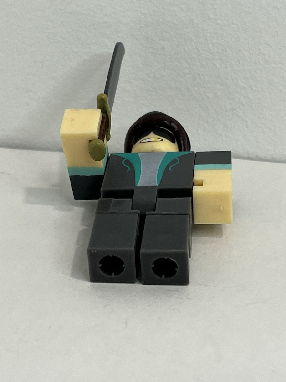ROBL0X LOLERIS Series 2 Legends Multipack Action Figure knife COMPLETE (NO CODE)