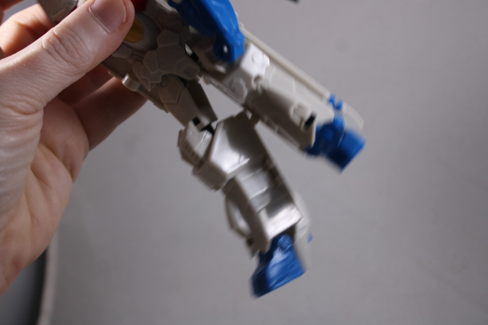 INCOMPLETE – Transformers More Than Meets The Eye STARSCREAM 6&Prime; Action Figure