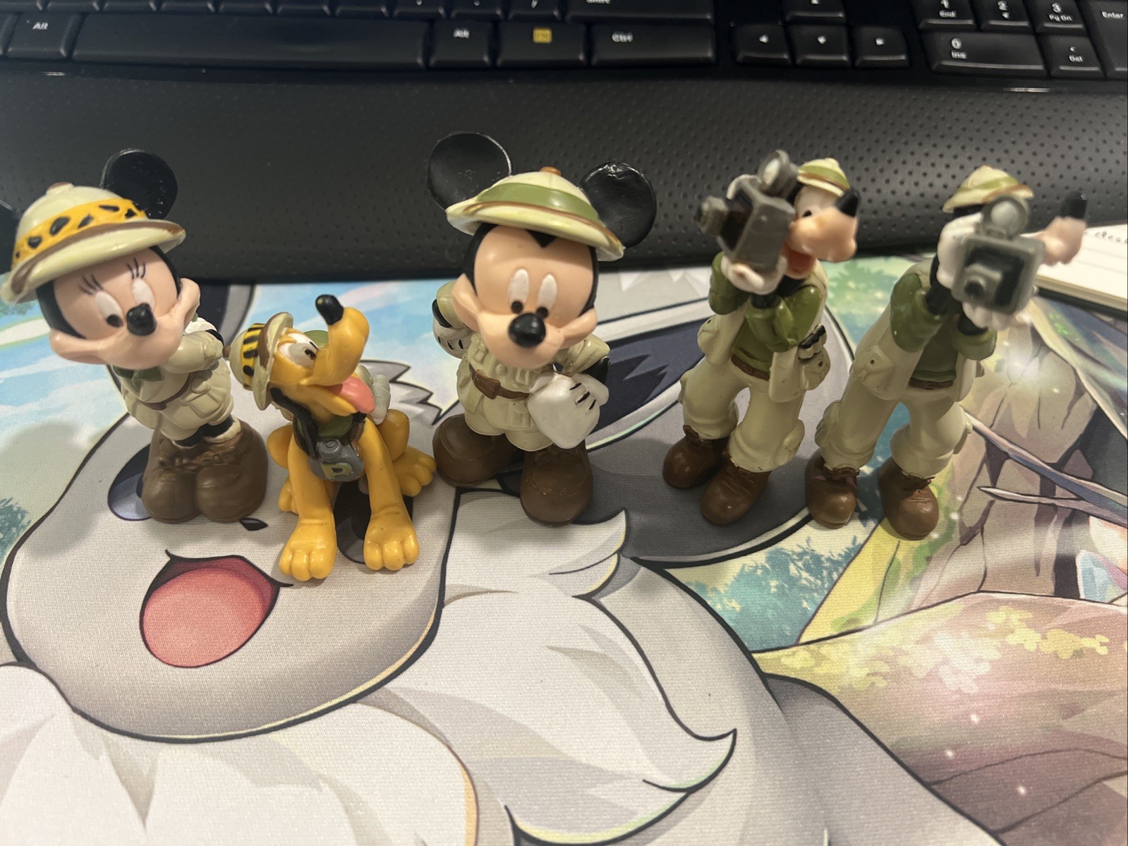 WALT DISNEY WORLD – ANIMAL KINGDOM SAFARI 3&Prime; PVC FIGURES LOT OF 5 MICKEY MOUSE