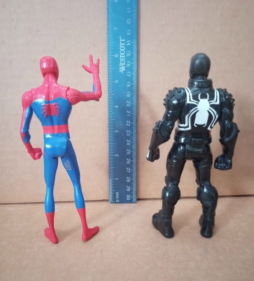 Marvel Spiderman And Agent Venom Action Figures Team Up