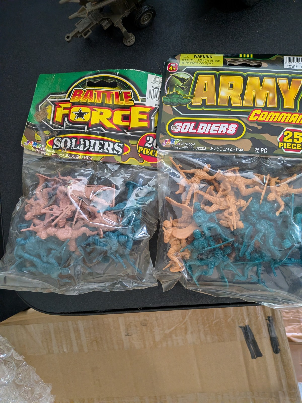 ARMY BARRACKS COMMAND BATTLE FORCE 45 Soldiers Tank Helicopter Missels JA-RU