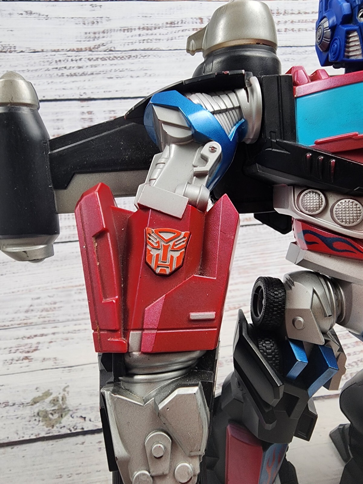Optimus Prime 12” Transformers Mega Power Bots Talking Figure Light Up 2008