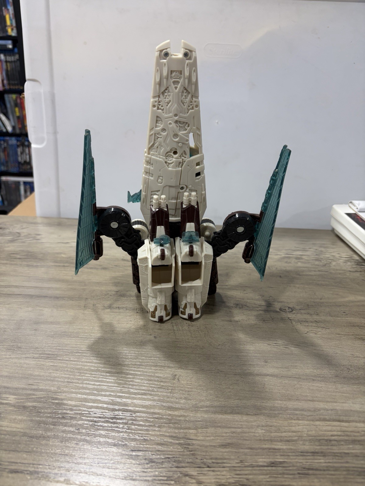 Hasbro Vector Prime Voyager Class Transformers Legacy United
