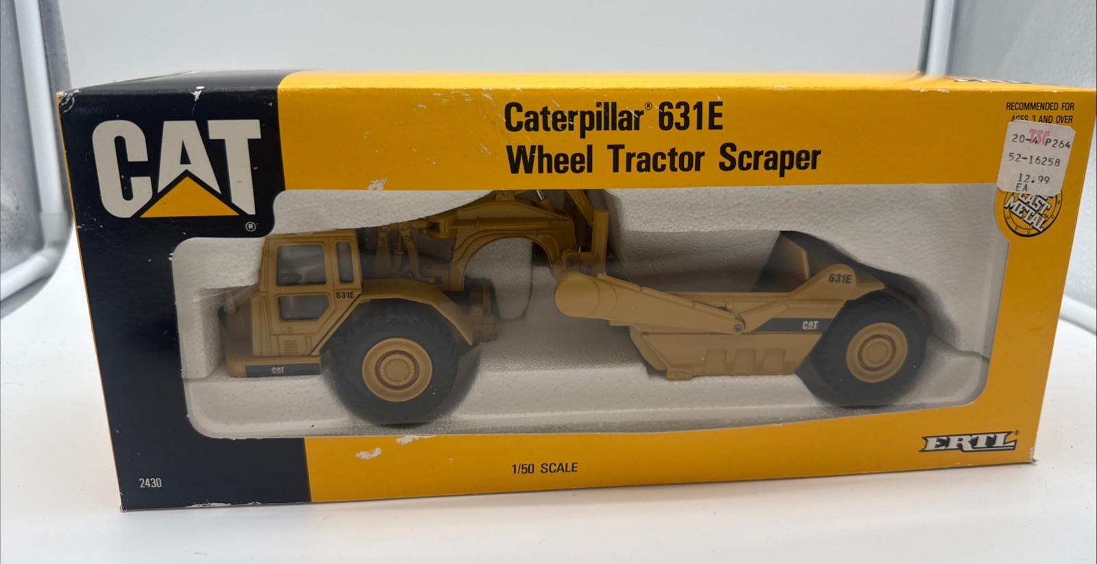 Caterpillar 631E Wheel Tractor Scraper 1:50 ERTL CAT Die Cast