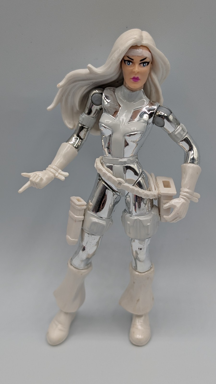Silver Sable Spider-Man Sneak Attack Bug Busters 4&Prime; Action Figure ToyBiz 1998