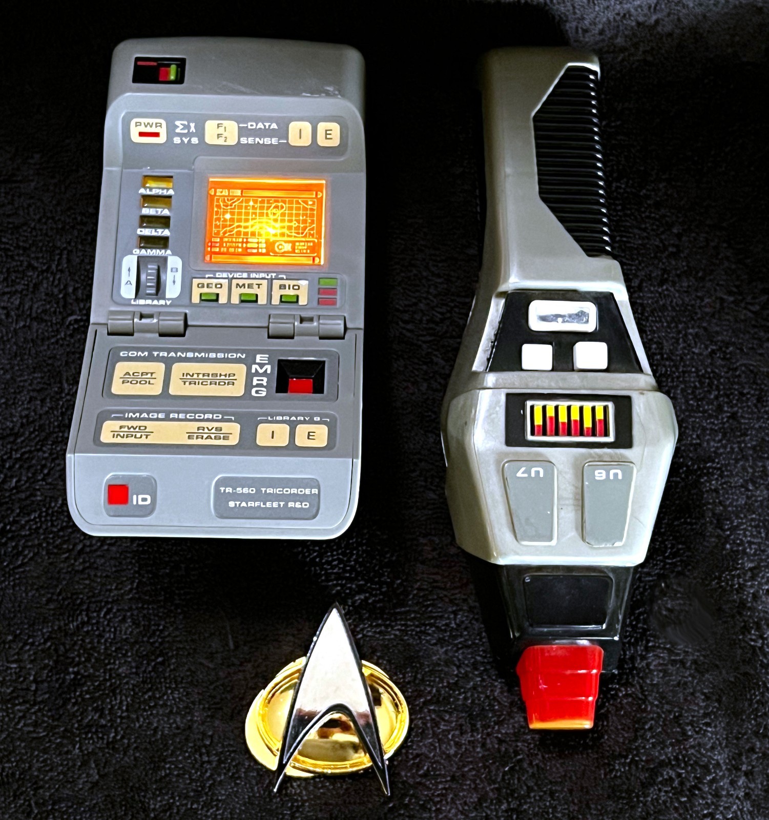 TRICORDER PHASER & COMM PIN • STAR TREK THE NEXT GENERATION • PLAYMATES