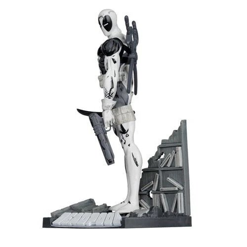 Marvel Deadpool The New Mutants #98 Line Art 1:10 Scale Posed Figure with Scene