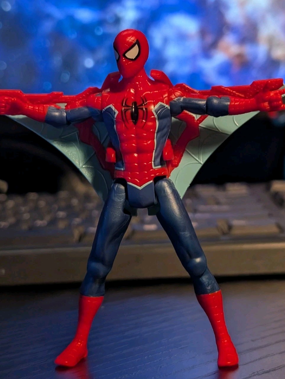 Marvel Epic Hero Series Spider-Man 4&Prime; Action Figure w/ Web Glider Accessory