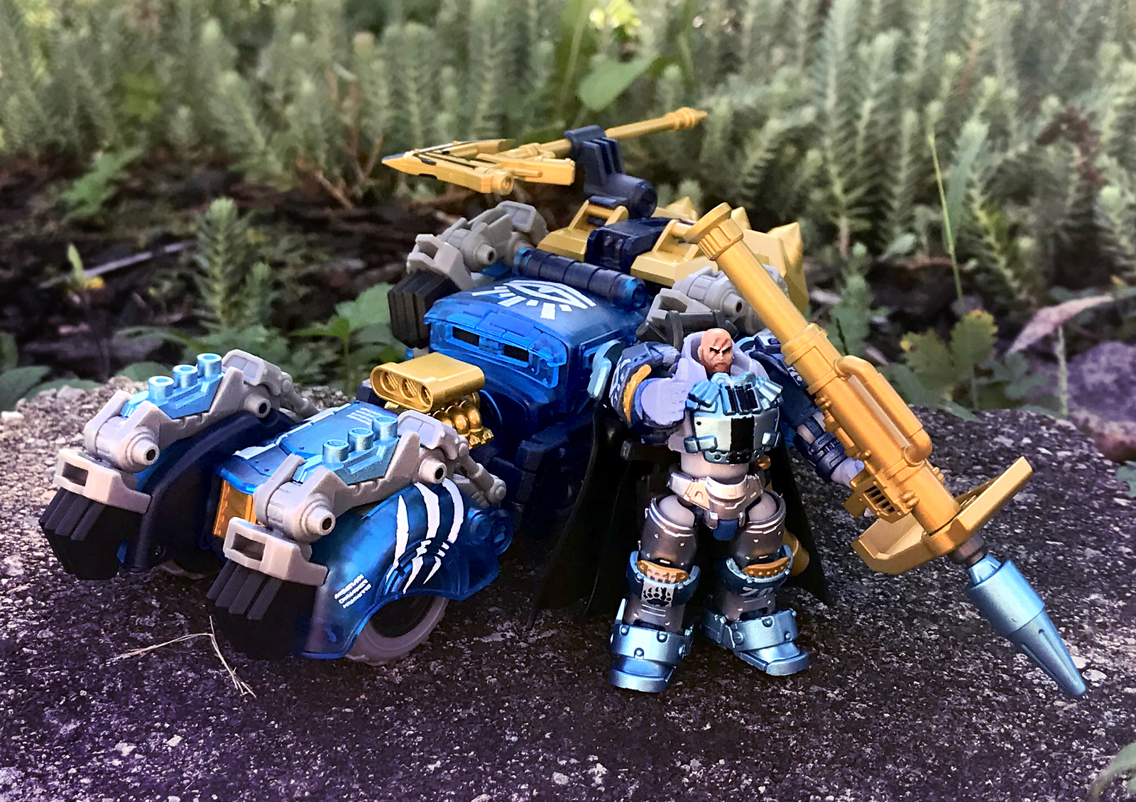 BOTCON 2022 EXCLUSIVE Archecore ARC-07 Crystal Wolf Freki & Sturla IN STOCK NOW!