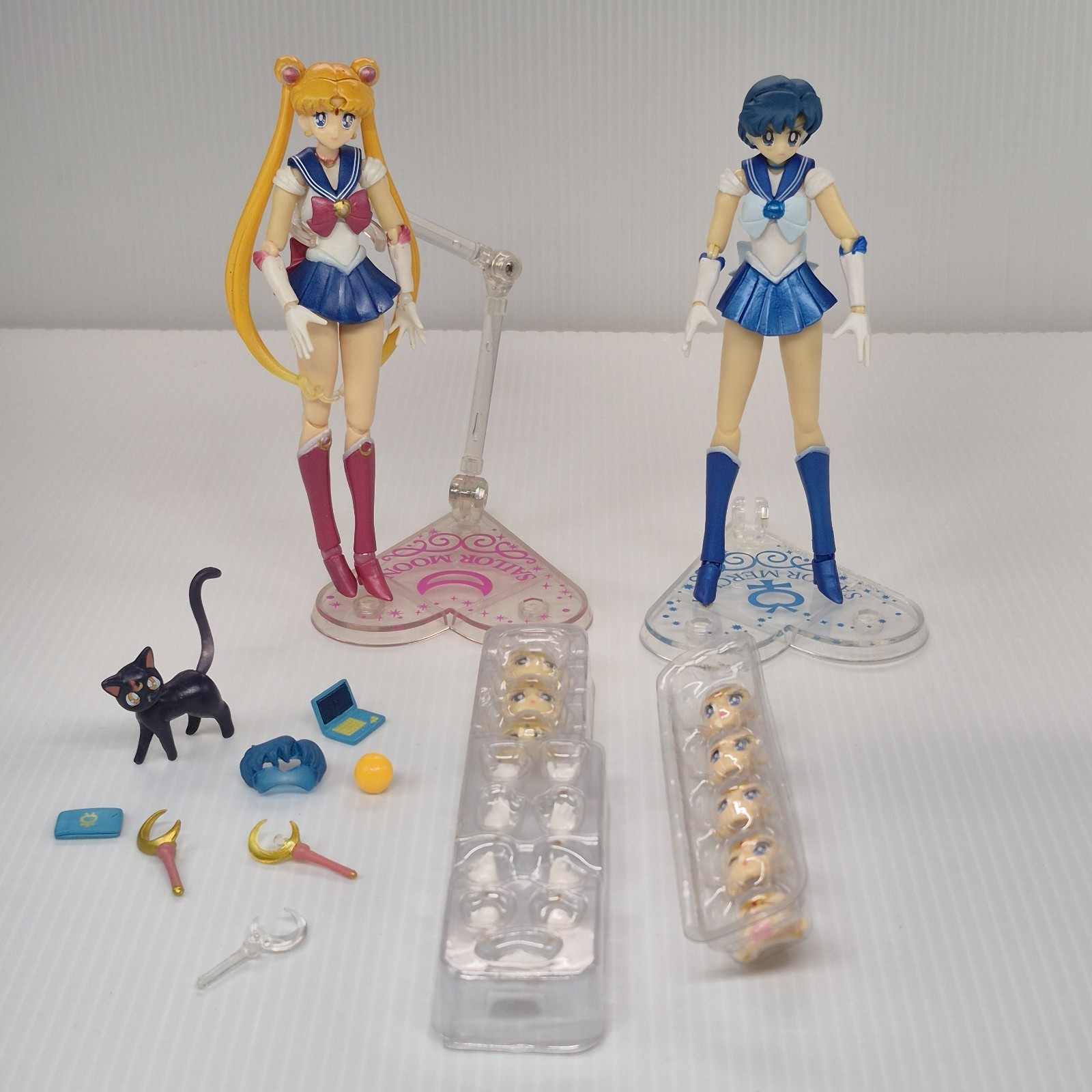 Sailor Moon and Sailor Mercury action figures With Accessories 5.5&Prime; Lot Of 2