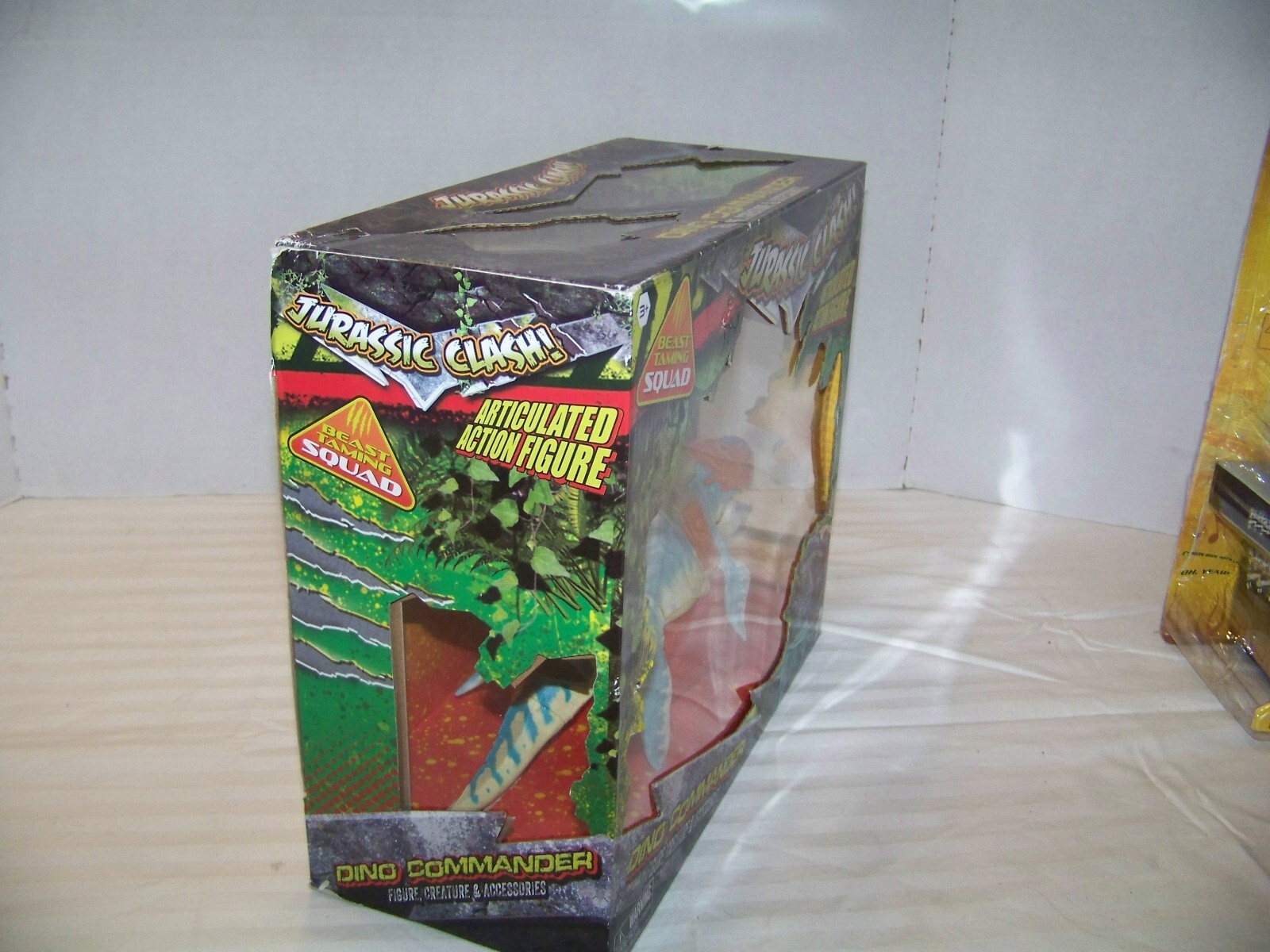 LANARD BEAST TAMING SQUAD JURASSIC CLASH LIOPLEURODON DINO COMMANDER. NEW HTF