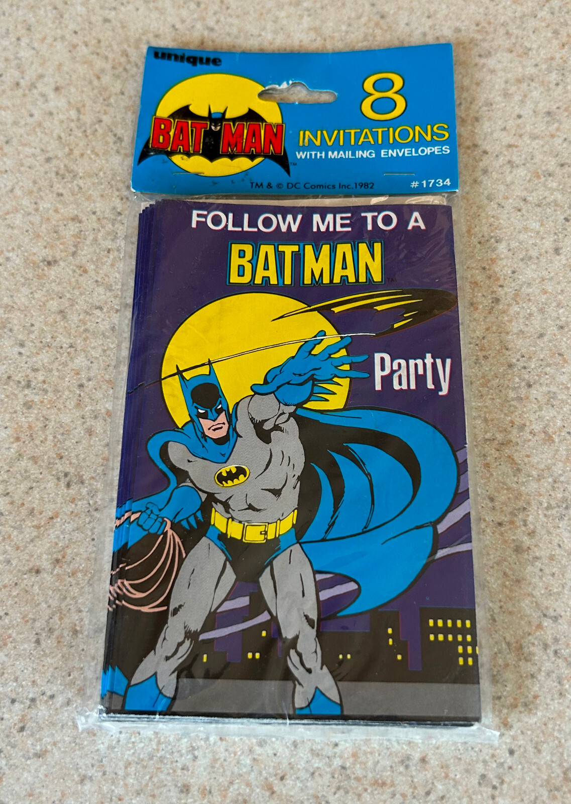 BATMAN PARTY FAVORS 8 Invitations Envelopes (Unique Toys 1982) — Sealed Vintage