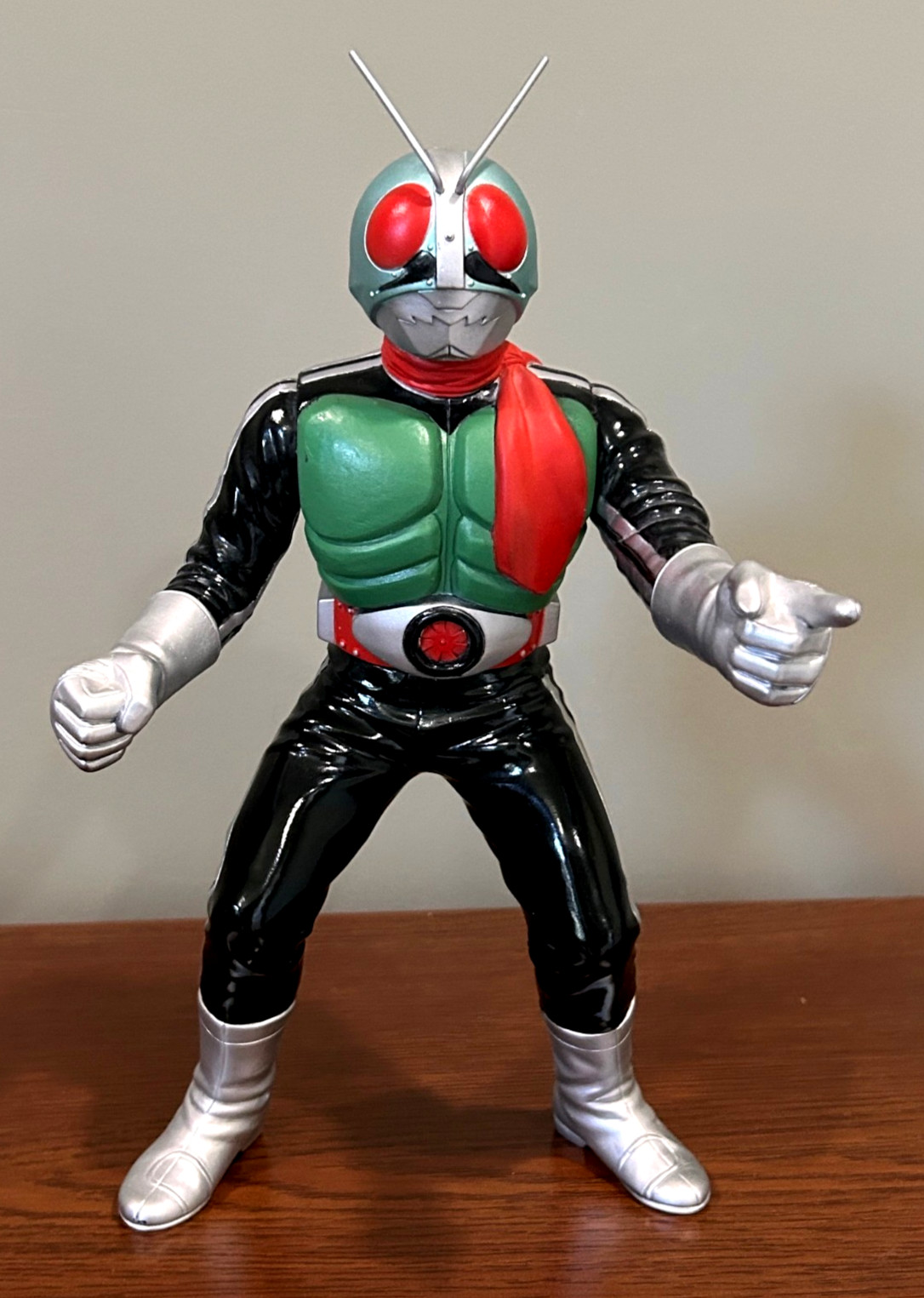 Kamen Rider Figure 12 Inch Tall – Bandai Authentic Vintage 1992 Nice Condition