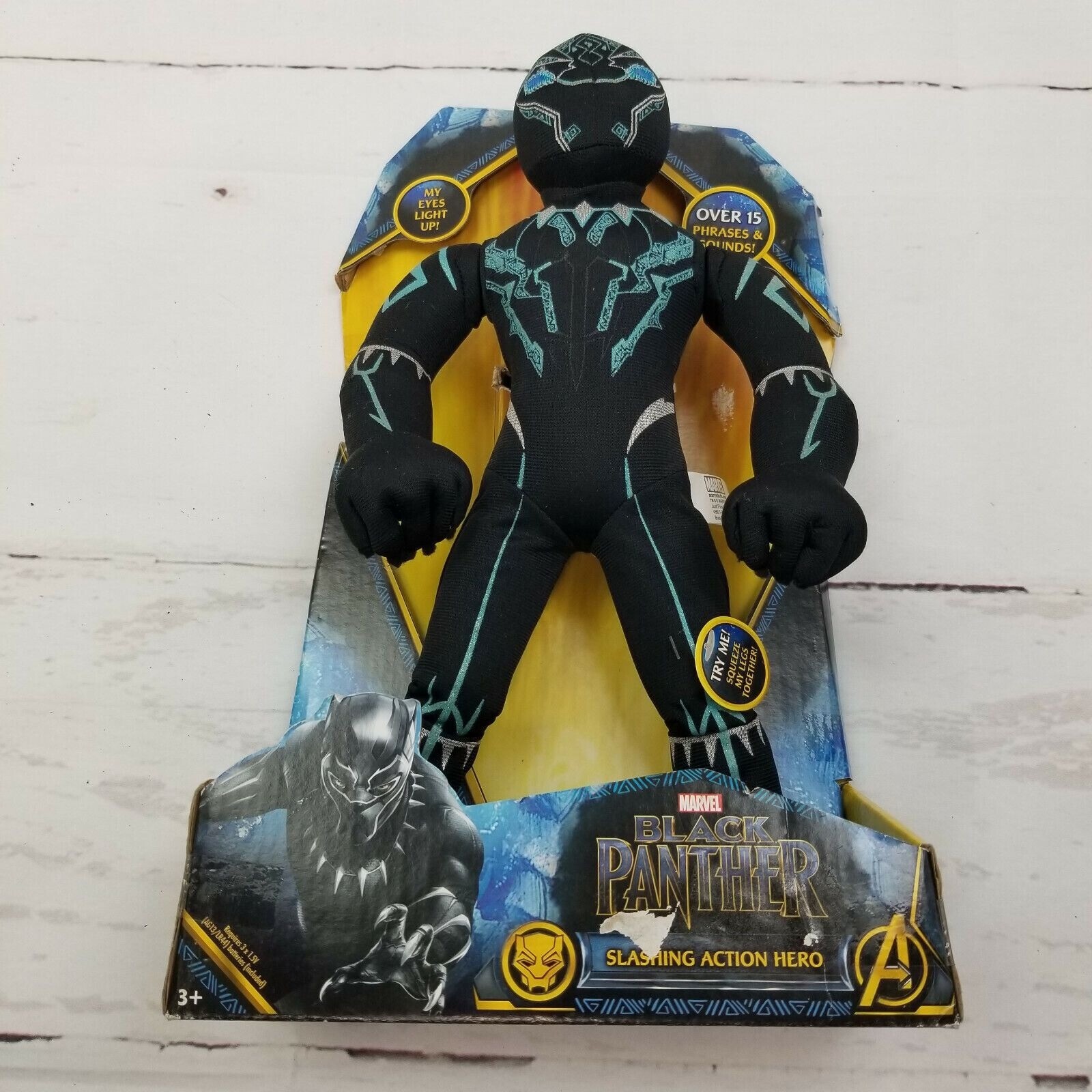 Marvel Black Panther Slashing Action Hero