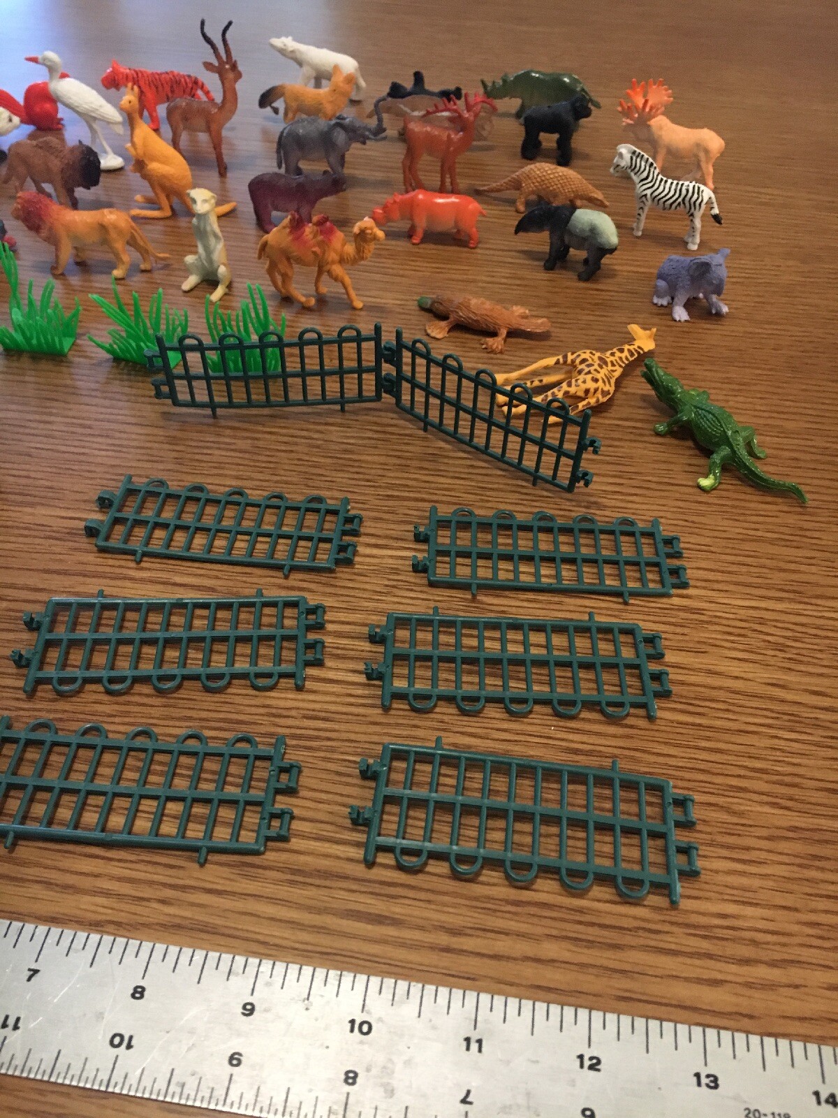 Bag of Wild animal kingdom Figures Model Toys New Plastic 53 pieces, zoo animals
