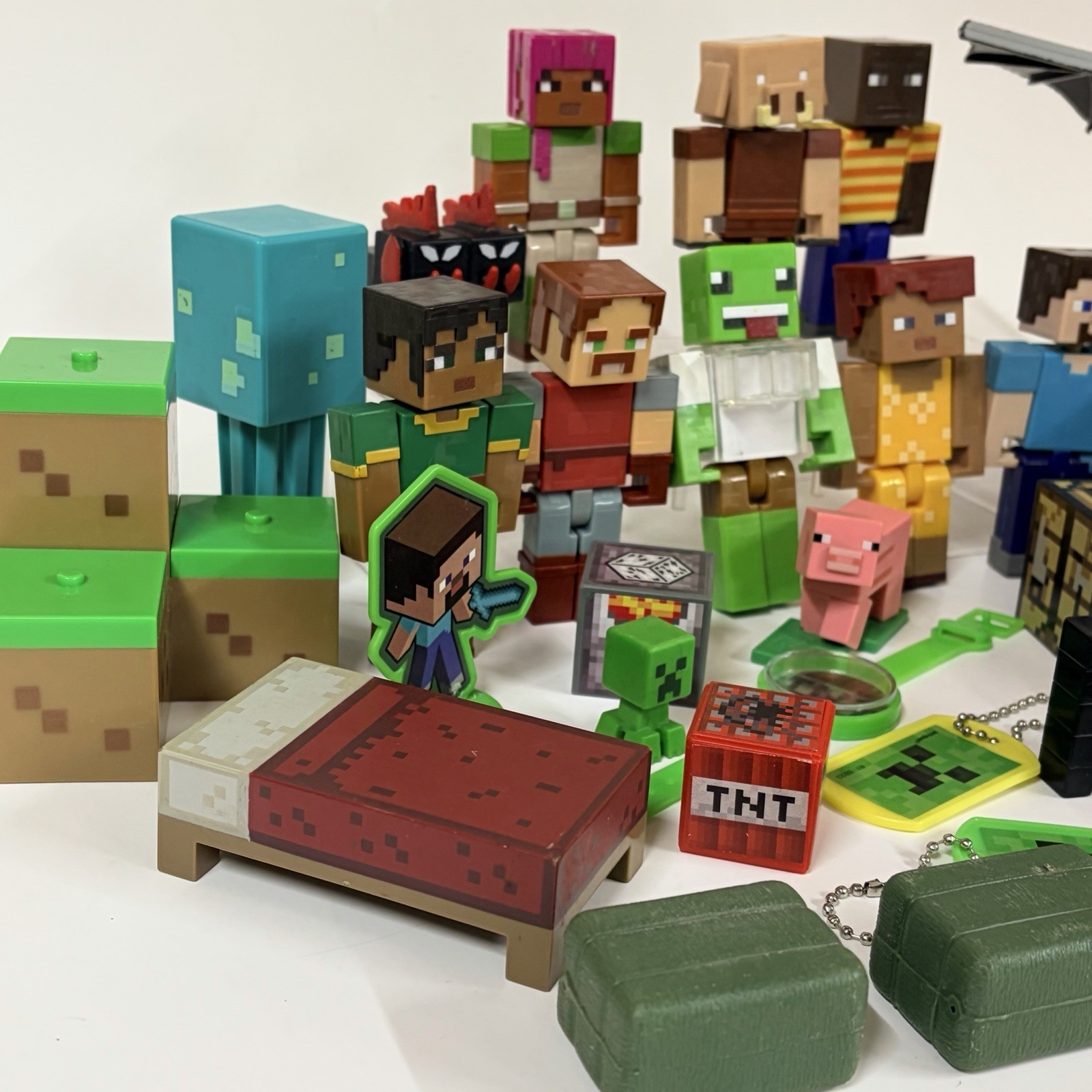 Minecraft Creator Action Figures Toy Lot Of 30 Ender Dragon Blocks Mixed Lot Toy