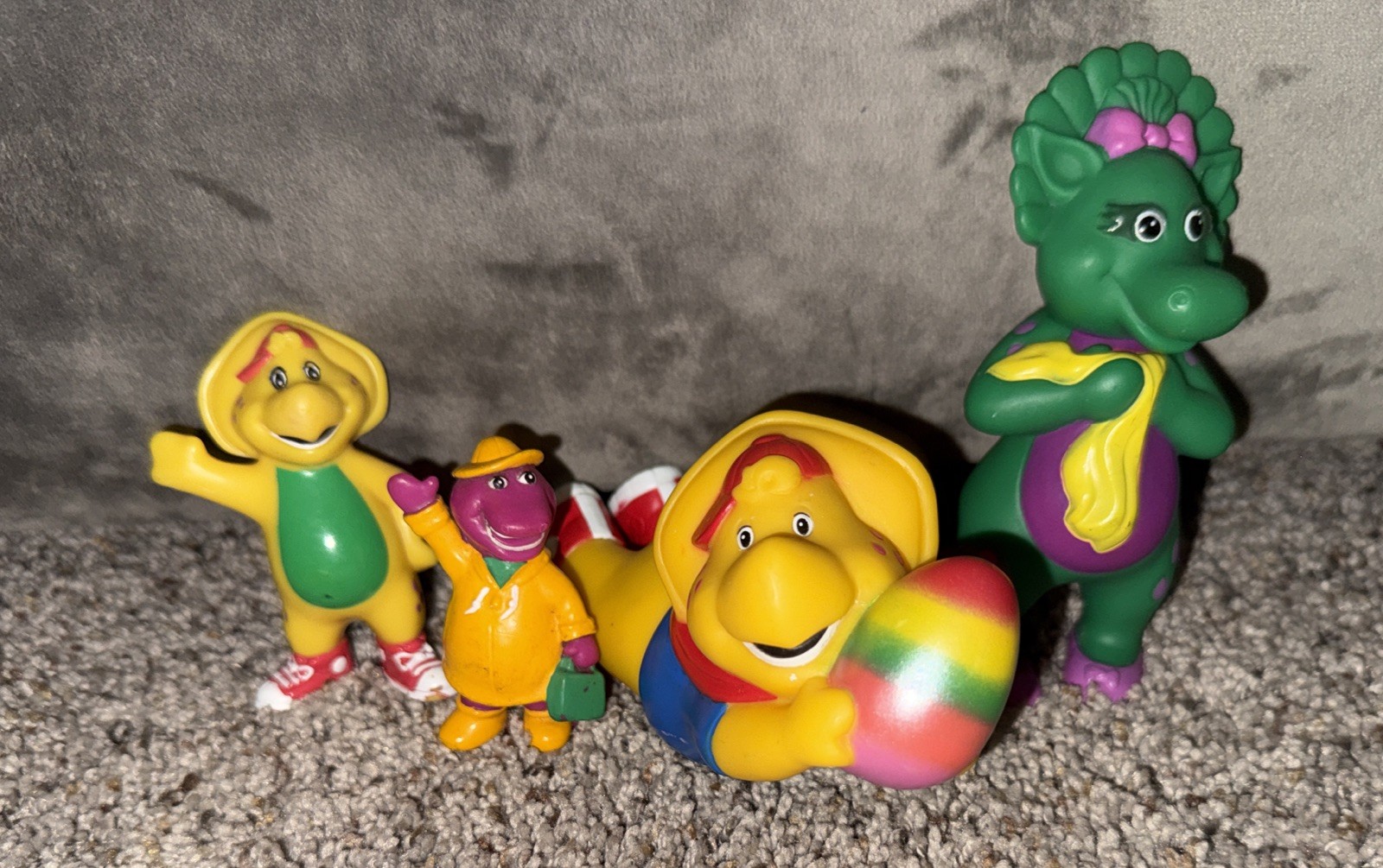 Lot of 4- Vintage 1993,96,97 Lyons Group Barney Figure Barney BJ Baby Bop