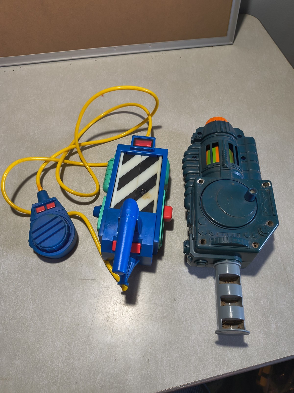 Vintage The Real Ghostbusters Ghost Trap And Nutron Blaster Proton Gun