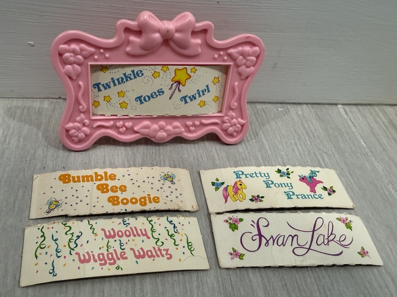My Little Pony Baby Bonnet School Of Dance Sign & 5 Cards