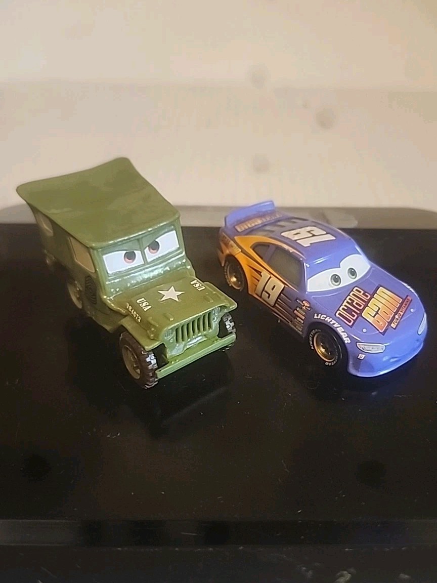 Disney Pixar Cars 3 Bobby Swift #19 Octane Gain Mattel And Sarge Jeep Vg+