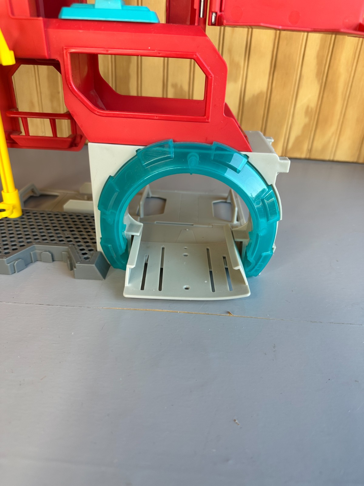 Transformers Rescue Bots Griffin Rock Firehouse Playset 2015